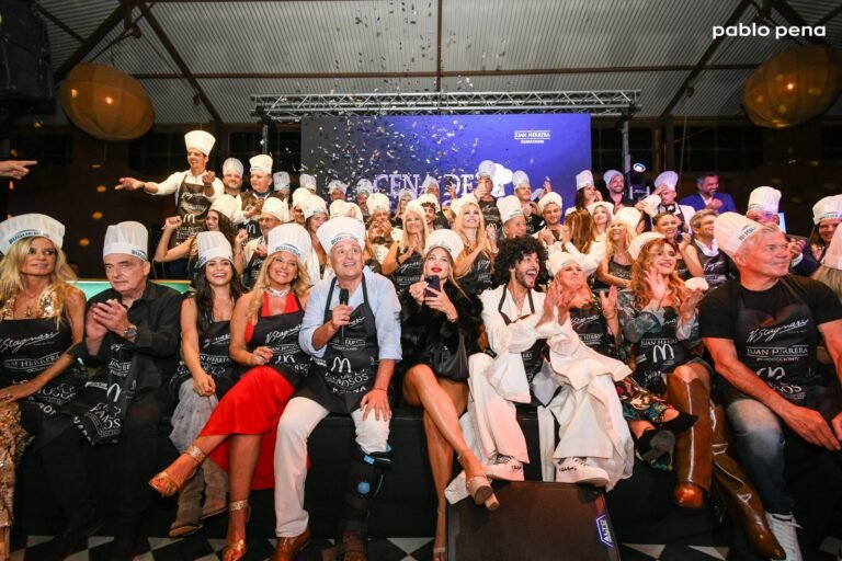 Influencers y celebridades en envento Cena de Famosos